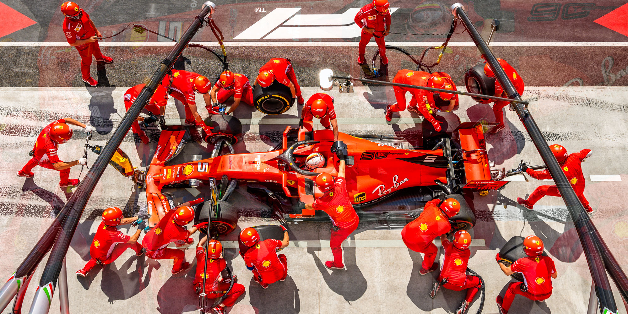 FERRARI PIT STOP